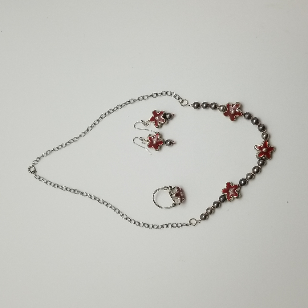 Jewelry - Picture 3 of 3